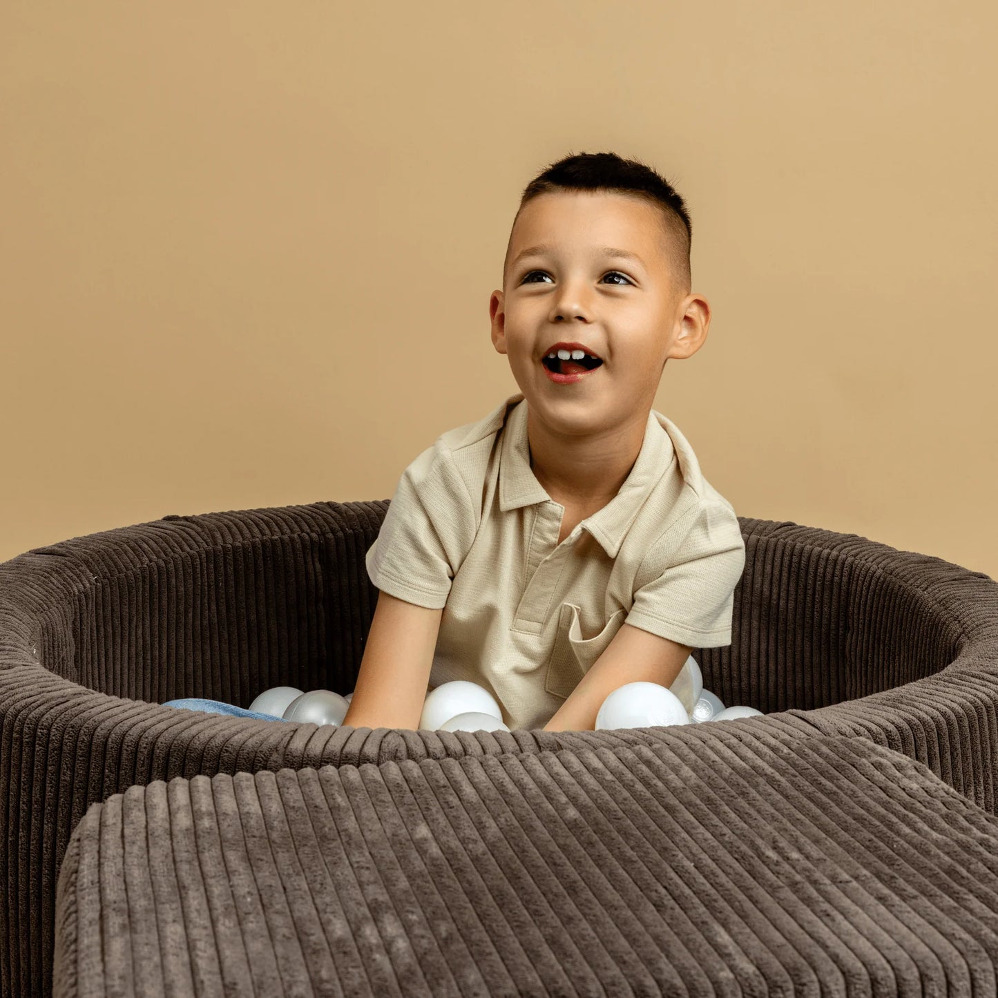 Ball Pit With 200 White Balls - Aesthetic Brown